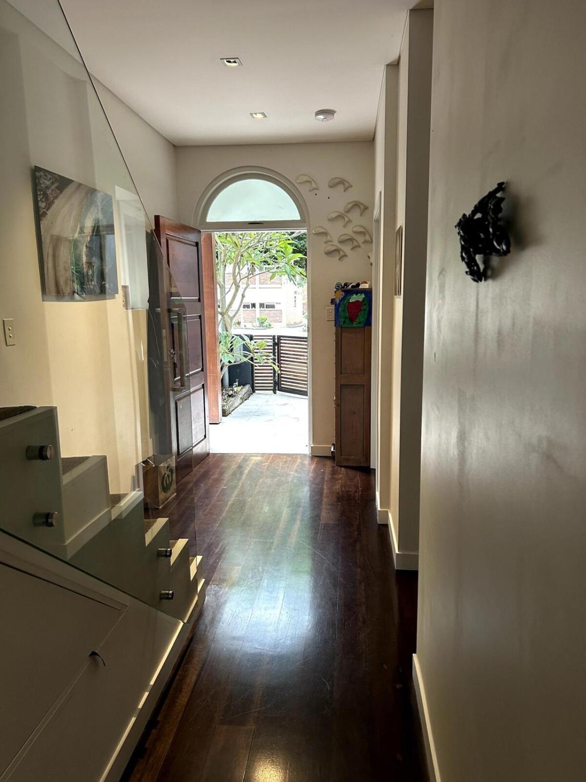 Enormous 4 Bedroom Paddington Family Villa *